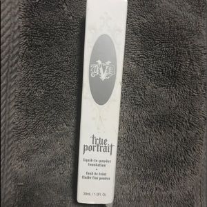 Kat Von D True Portrait Foundation Medium New